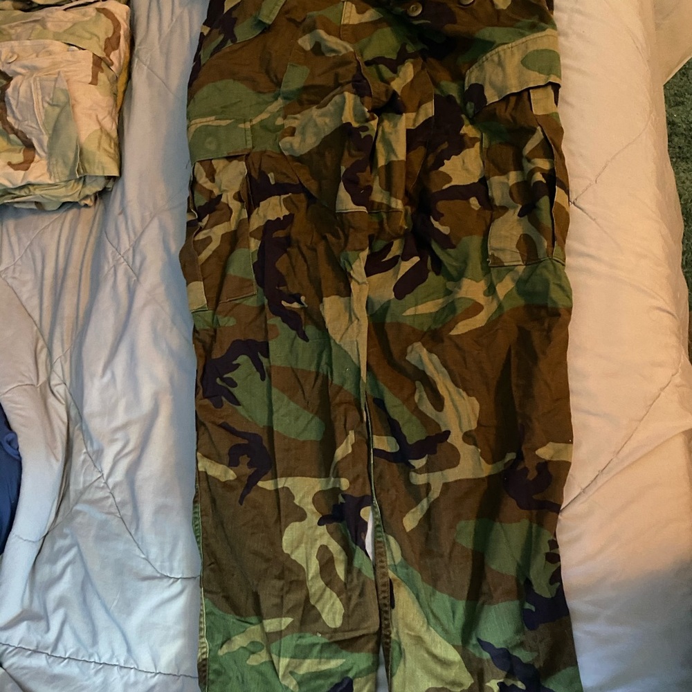 Authentic Army Issue Camo Set - Picture 2 of 6